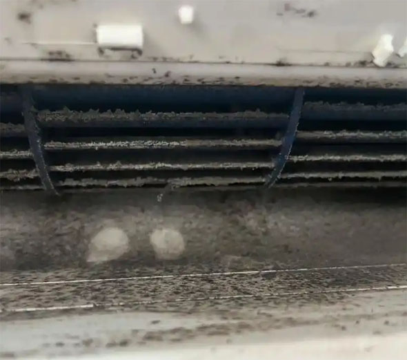 北辰空调吹的风有股烧焦味是怎么回事